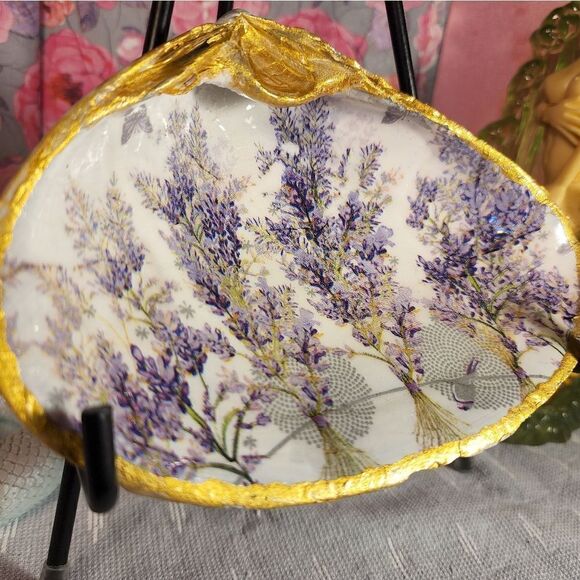 DECOUPAGE CLAM SHELL LAVENDER CLAM TRINKET DISH - Picture 2 of 9